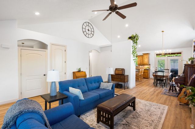 882 S SEGO LILY WAY, Mapleton, UT 84664