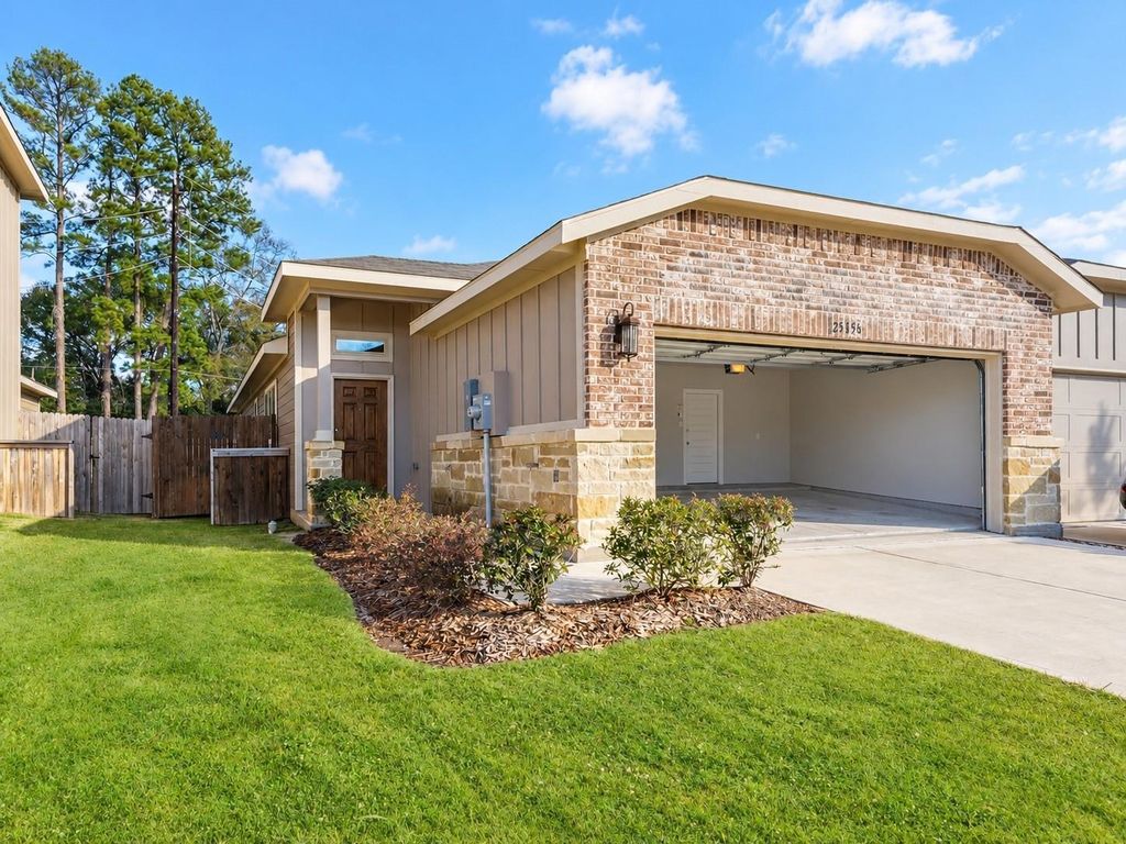 25156 Pacific Wren Drive, Magnolia, TX 77354