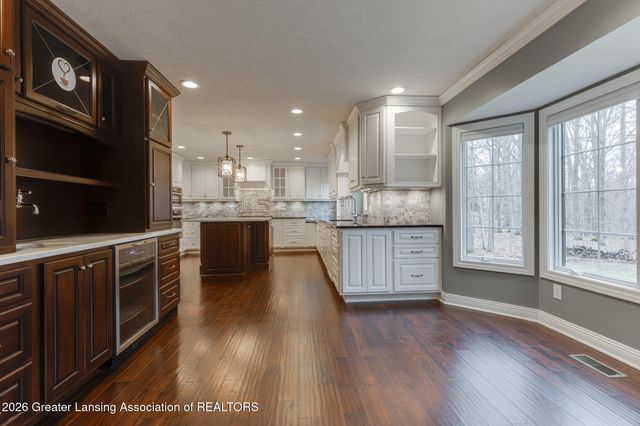 12719 Oneida Woods Trail, Grand Ledge, MI 48837