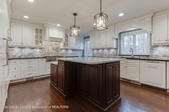 12719 Oneida Woods Trail, Grand Ledge, MI 48837