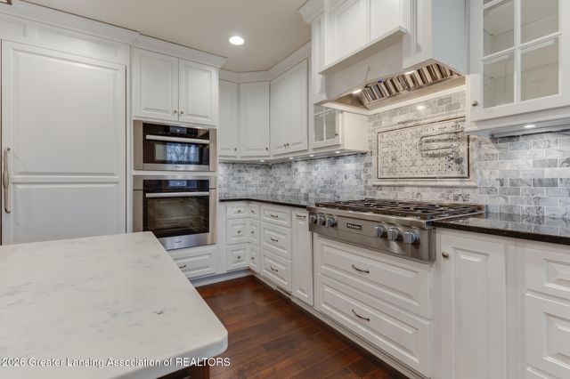 12719 Oneida Woods Trail, Grand Ledge, MI 48837