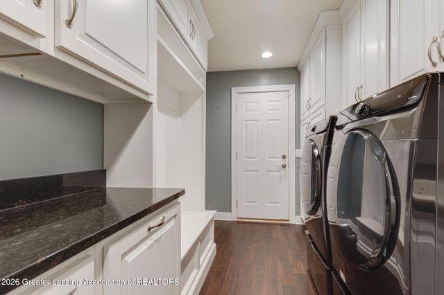 12719 Oneida Woods Trail, Grand Ledge, MI 48837