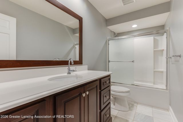 12719 Oneida Woods Trail, Grand Ledge, MI 48837