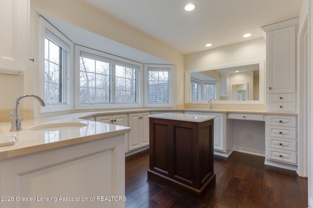 12719 Oneida Woods Trail, Grand Ledge, MI 48837