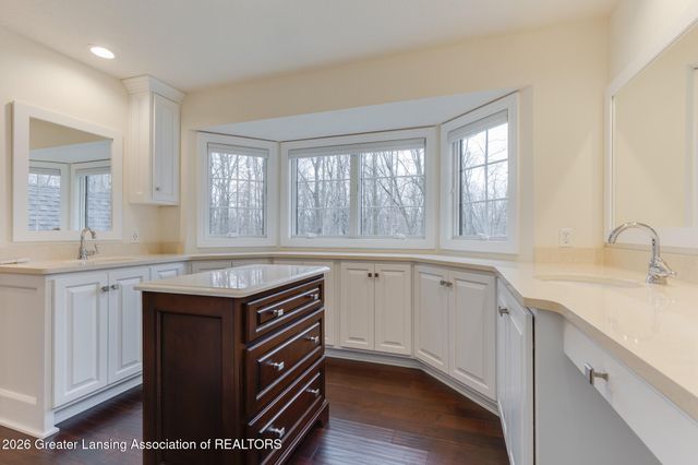 12719 Oneida Woods Trail, Grand Ledge, MI 48837