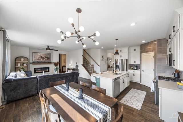 1561 Middleton Road, Pingree Grove, IL 60140