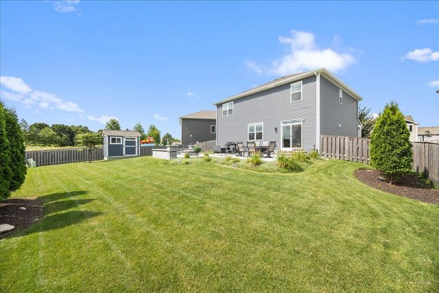 1561 Middleton Road, Pingree Grove, IL 60140