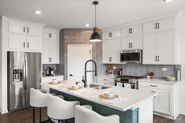 1561 Middleton Road, Pingree Grove, IL 60140