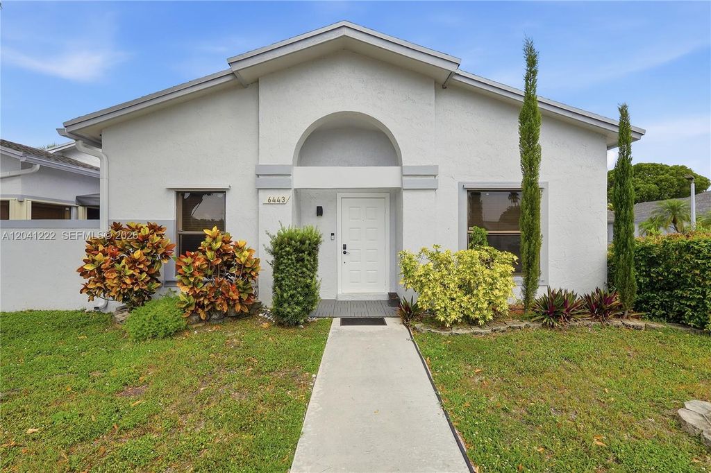 6443 SW 152nd Cir Place 2243, Miami, FL 33193