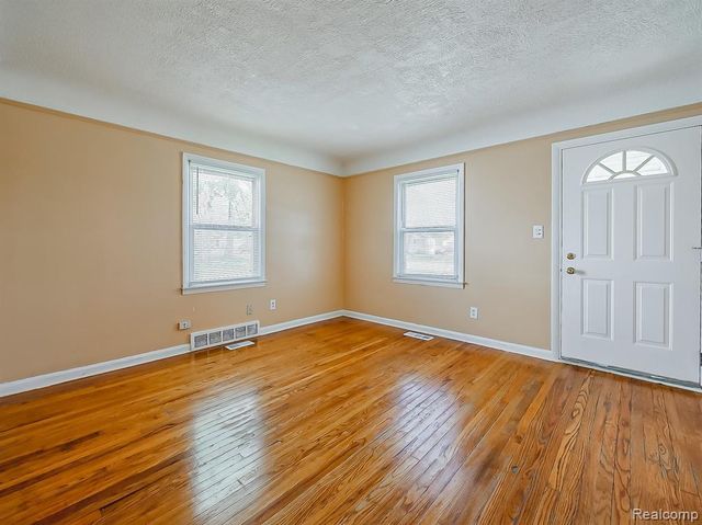 13957 San Jose Avenue, Redford, MI 48239