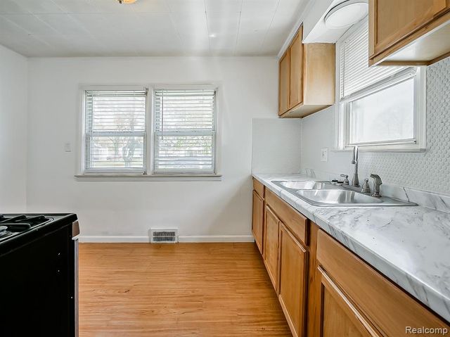 13957 San Jose Avenue, Redford, MI 48239