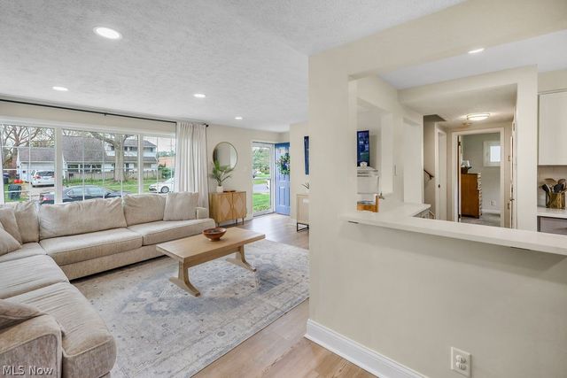 3071 Scott Street, Cuyahoga Falls, OH 44223