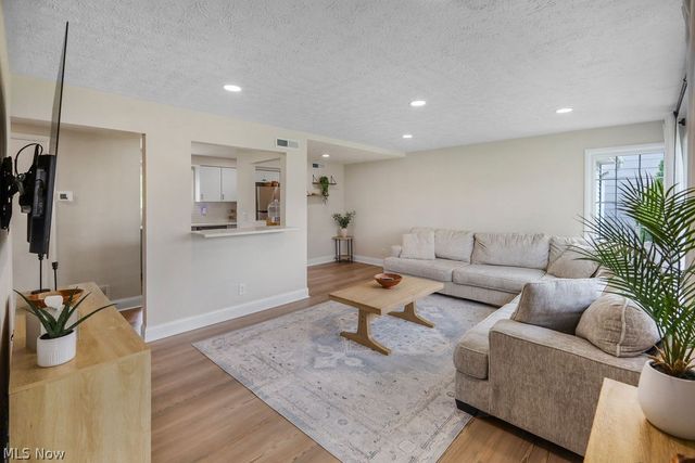 3071 Scott Street, Cuyahoga Falls, OH 44223