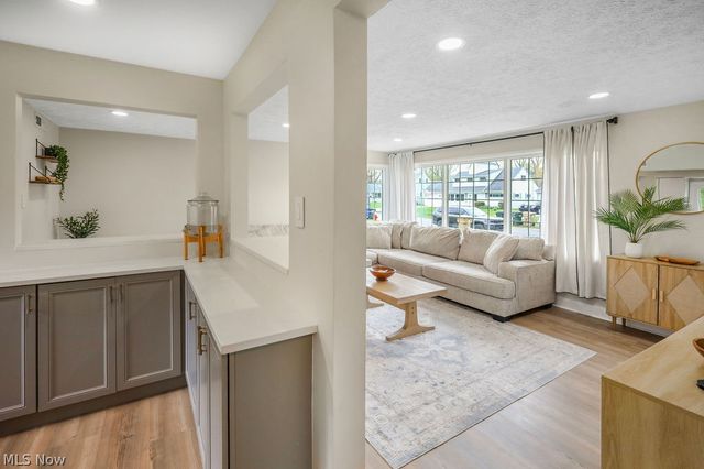 3071 Scott Street, Cuyahoga Falls, OH 44223