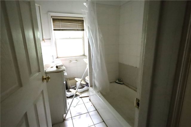 6305 Darlington Rd, Squirrel Hill, PA 15217