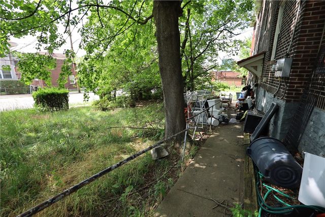 6305 Darlington Rd, Squirrel Hill, PA 15217
