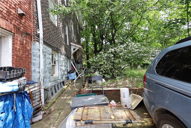 6305 Darlington Rd, Squirrel Hill, PA 15217