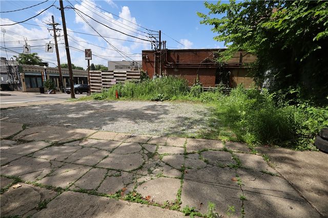 6305 Darlington Rd, Squirrel Hill, PA 15217