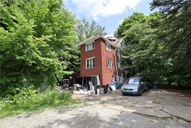 6305 Darlington Rd, Squirrel Hill, PA 15217