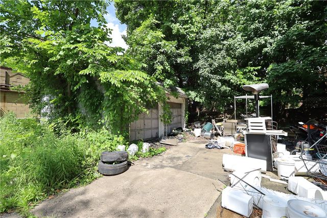 6305 Darlington Rd, Squirrel Hill, PA 15217