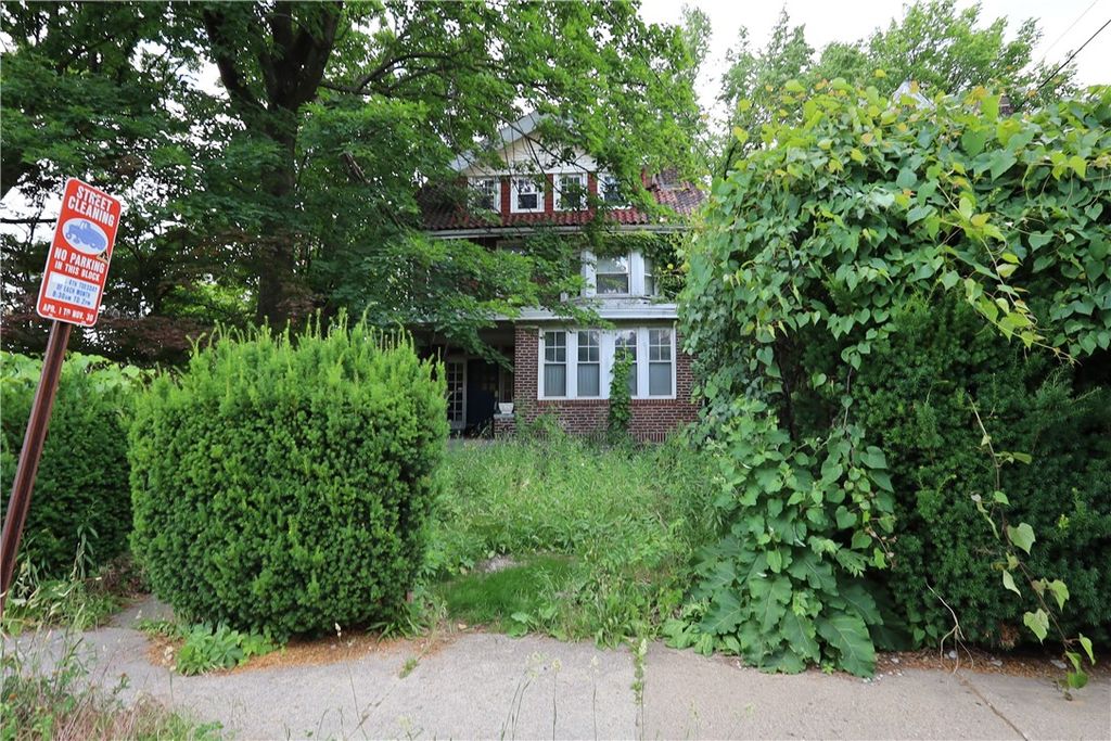 6305 Darlington Rd, Squirrel Hill, PA 15217