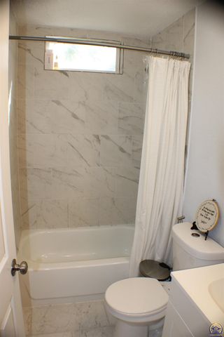 1904 SE Michigan AVE, Topeka, KS 66607