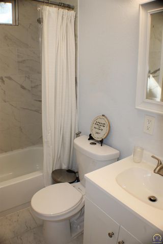 1904 SE Michigan AVE, Topeka, KS 66607