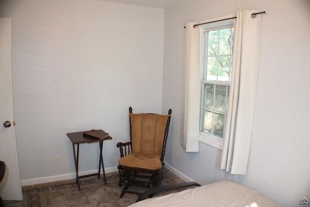 1904 SE Michigan AVE, Topeka, KS 66607