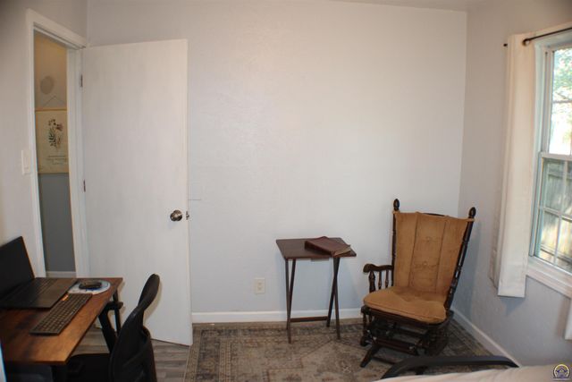 1904 SE Michigan AVE, Topeka, KS 66607