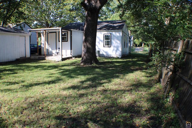 1904 SE Michigan AVE, Topeka, KS 66607