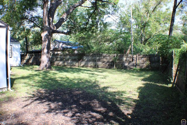 1904 SE Michigan AVE, Topeka, KS 66607