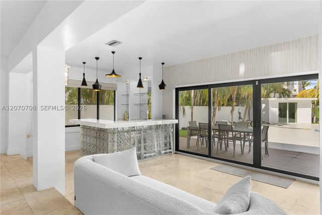 2388 Prairie Ave, Miami Beach, FL 33140