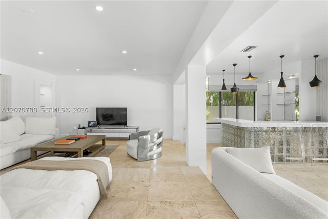 2388 Prairie Ave, Miami Beach, FL 33140