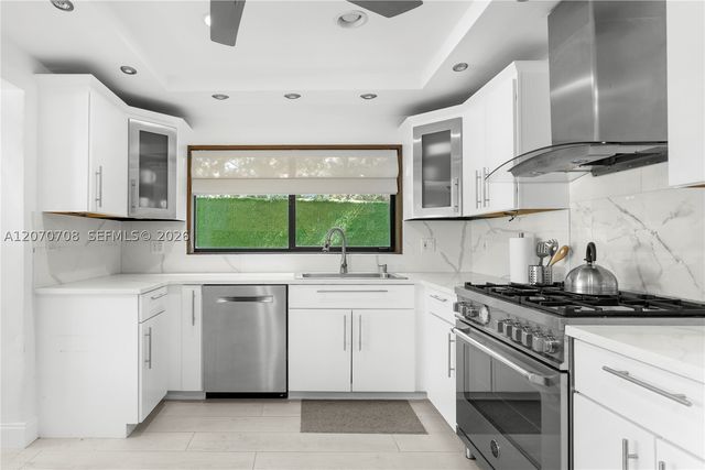 2388 Prairie Ave, Miami Beach, FL 33140