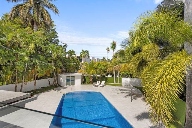 2388 Prairie Ave, Miami Beach, FL 33140