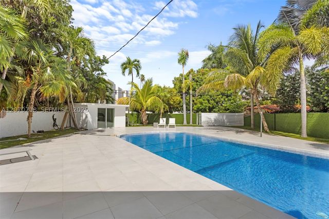 2388 Prairie Ave, Miami Beach, FL 33140