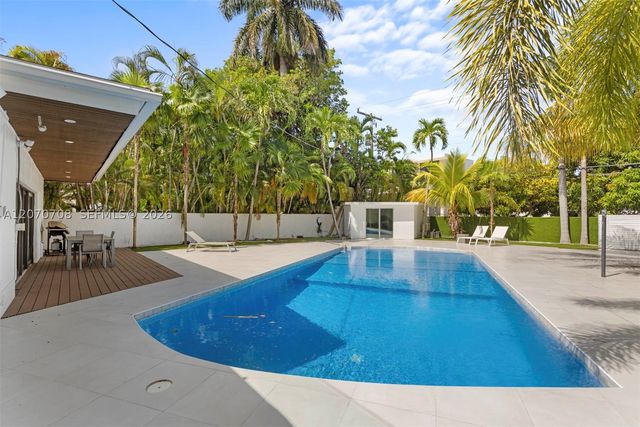 2388 Prairie Ave, Miami Beach, FL 33140