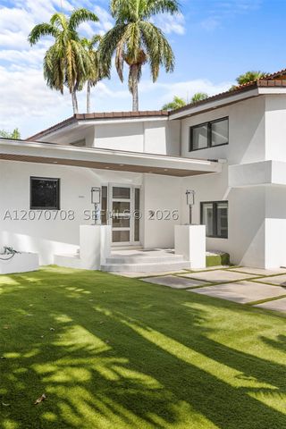 2388 Prairie Ave, Miami Beach, FL 33140