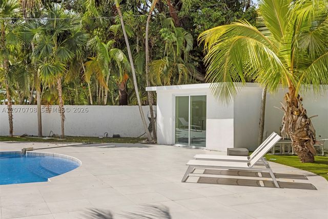 2388 Prairie Ave, Miami Beach, FL 33140