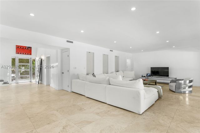 2388 Prairie Ave, Miami Beach, FL 33140