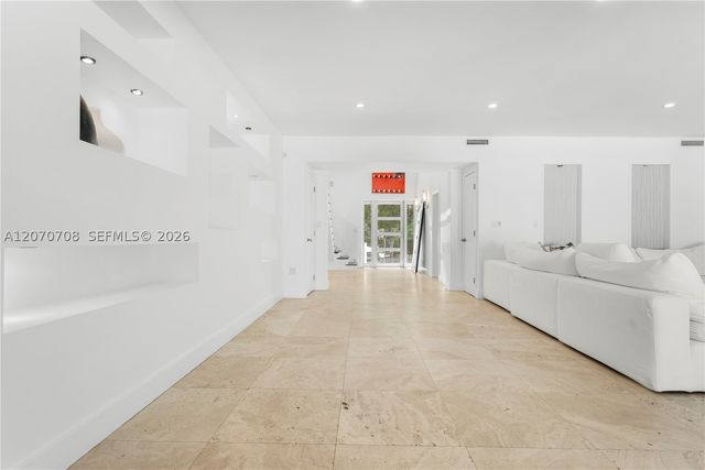 2388 Prairie Ave, Miami Beach, FL 33140