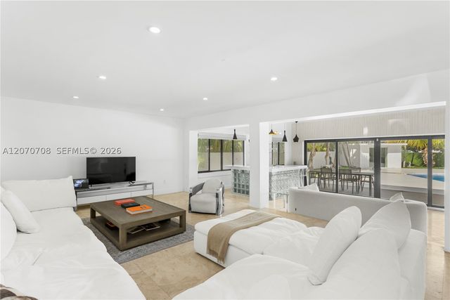 2388 Prairie Ave, Miami Beach, FL 33140