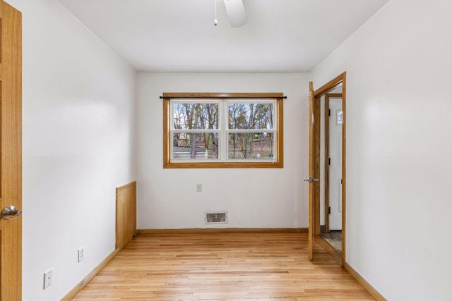 395 Eldridge Avenue W, Roseville, MN 55113