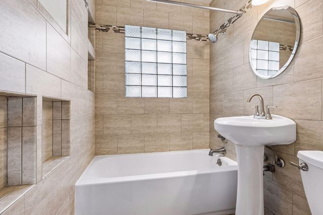 395 Eldridge Avenue W, Roseville, MN 55113