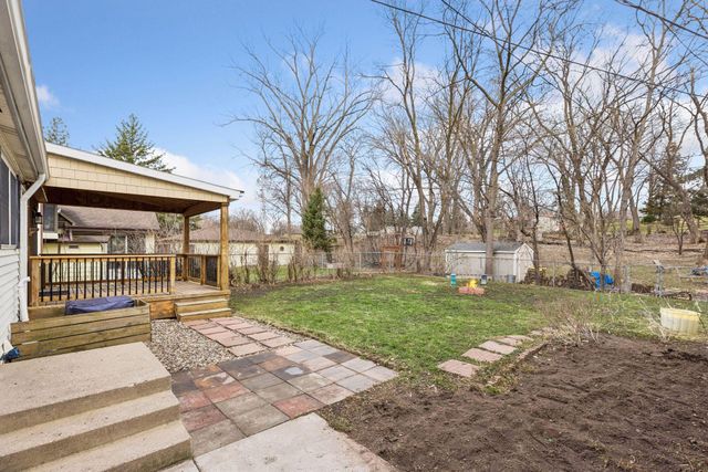 395 Eldridge Avenue W, Roseville, MN 55113