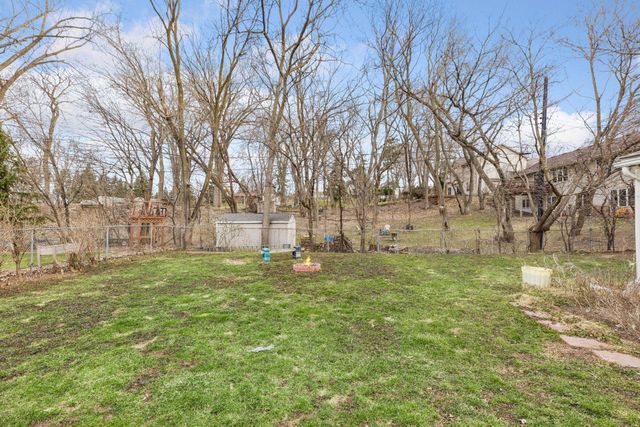 395 Eldridge Avenue W, Roseville, MN 55113