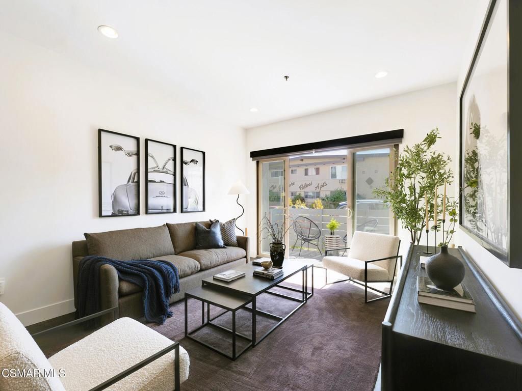 5016 Bakman Avenue 104, North Hollywood, CA 91601 — exterior
