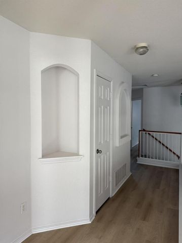 525 Grey Feather CT, Round Rock, TX 78665
