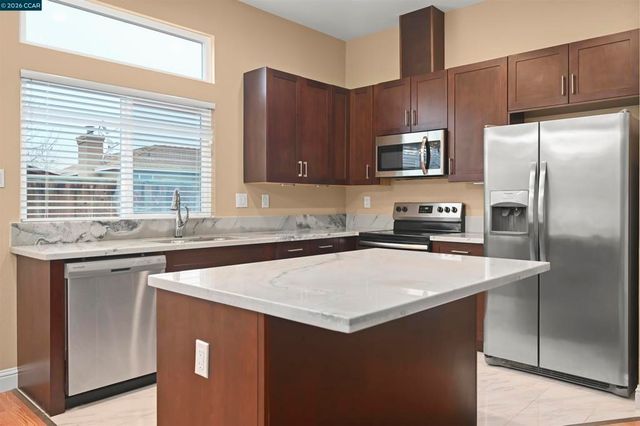 2241 Woodhill Dr, Pittsburg, CA 94565