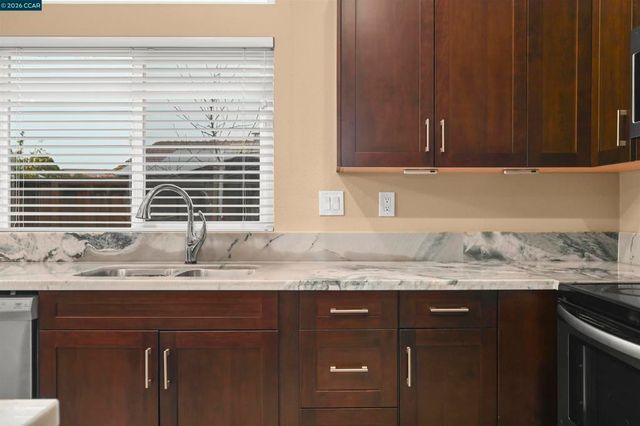 2241 Woodhill Dr, Pittsburg, CA 94565